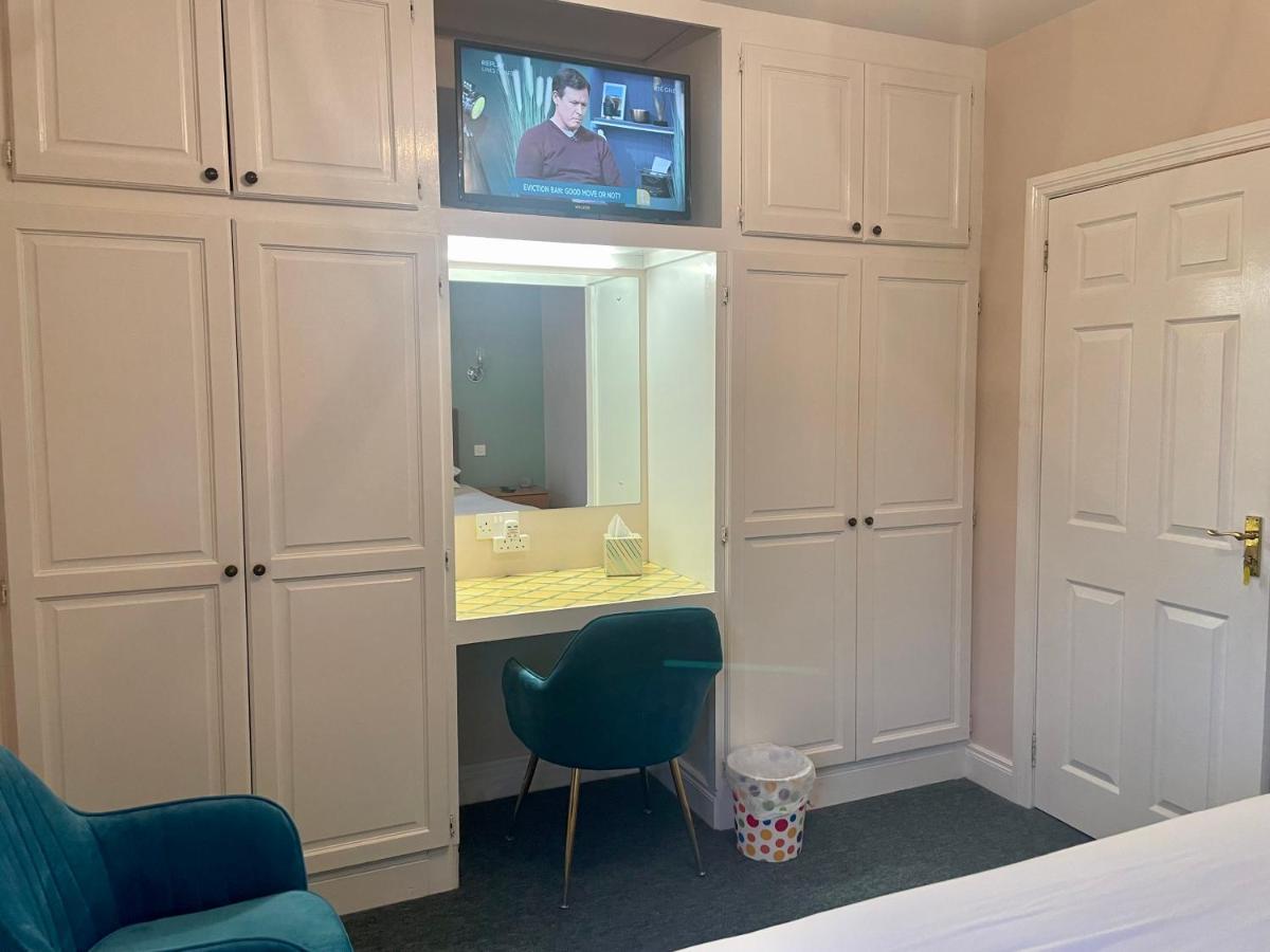 Buttermilk Lodge Guest Accommodation Clifden Extérieur photo