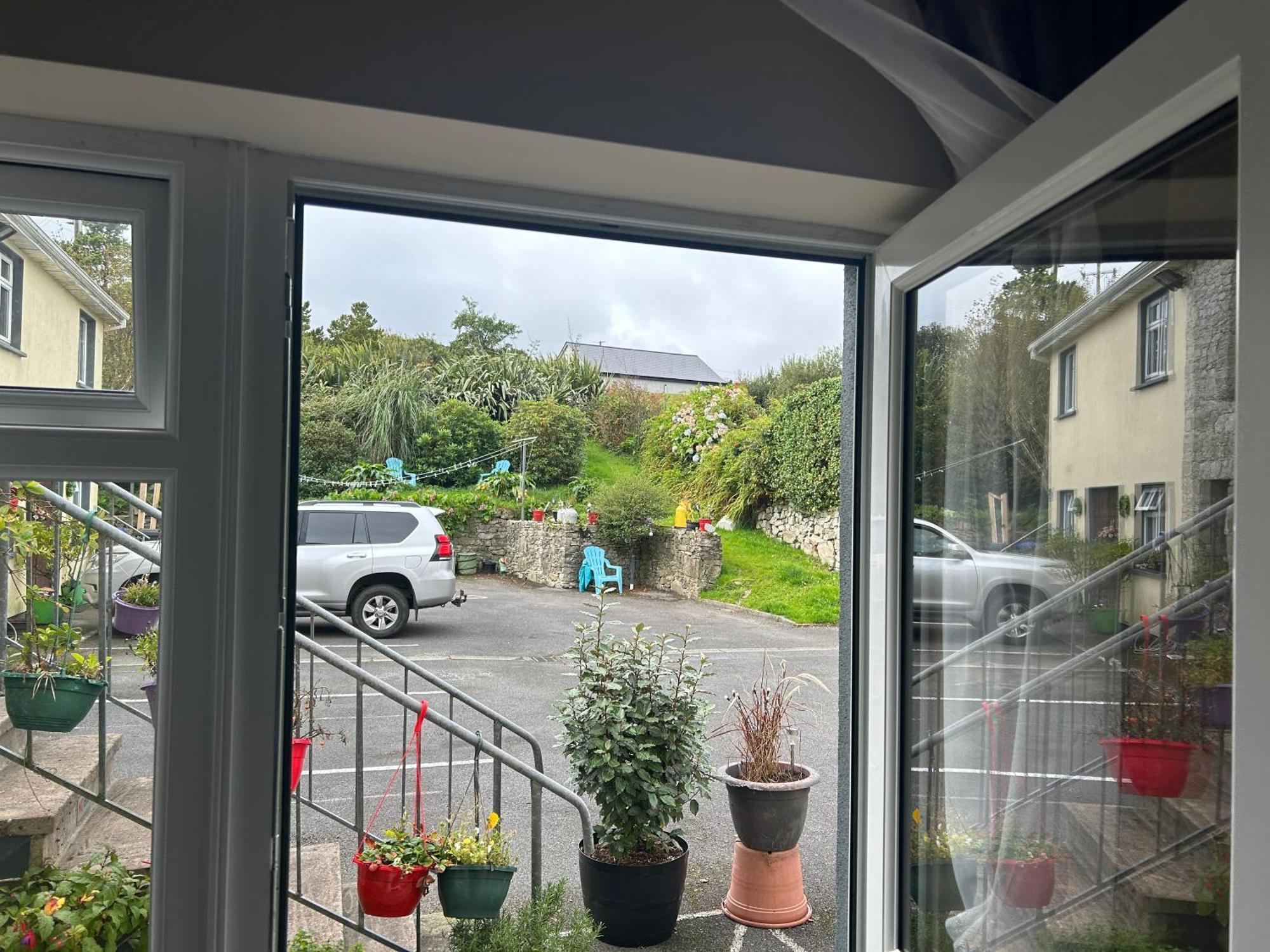 Buttermilk Lodge Guest Accommodation Clifden Extérieur photo