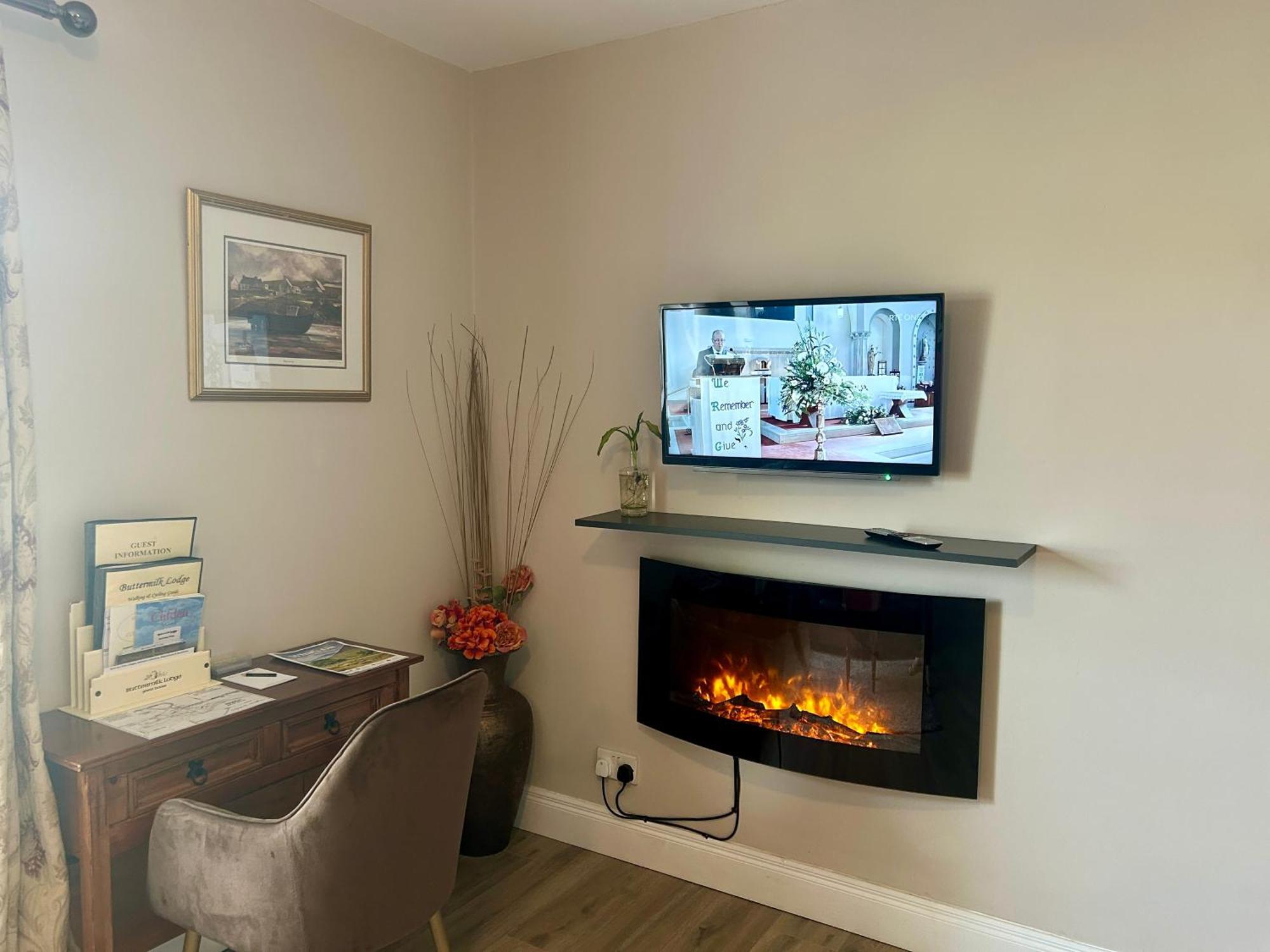 Buttermilk Lodge Guest Accommodation Clifden Extérieur photo